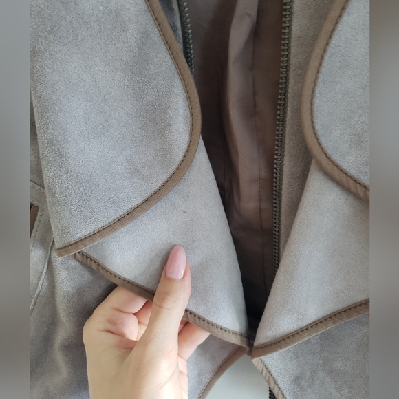 BCBGMaxAzria Sloan Faux Suede Cropped Moto Jacket in Moss Size Small Retail $300 - Picture 4 of 10